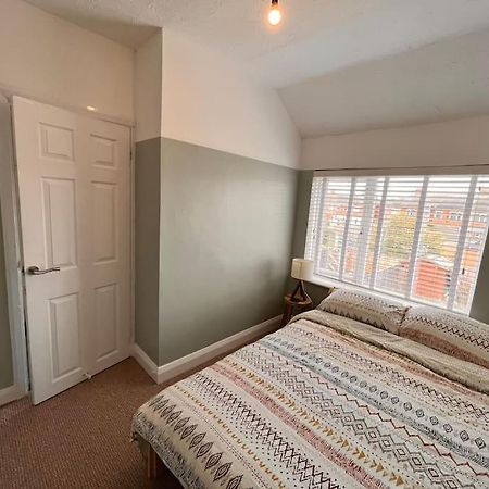 Two Bedroom Terrace House With Parking Kingston upon Hull Zewnętrze zdjęcie