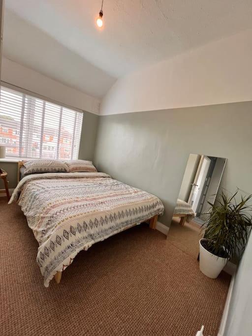 Two Bedroom Terrace House With Parking Kingston upon Hull Zewnętrze zdjęcie